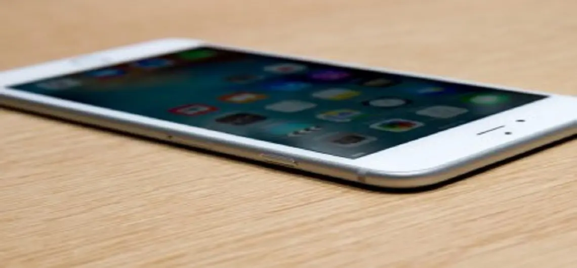 apple-event-sept9-2015-iphone6s-2860-300x225