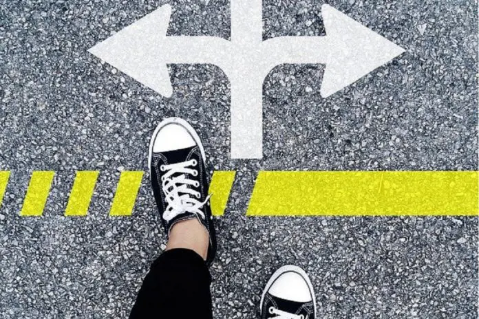 choose-the-right-direction-1536336_960_720