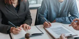 jurors signing up for jury service