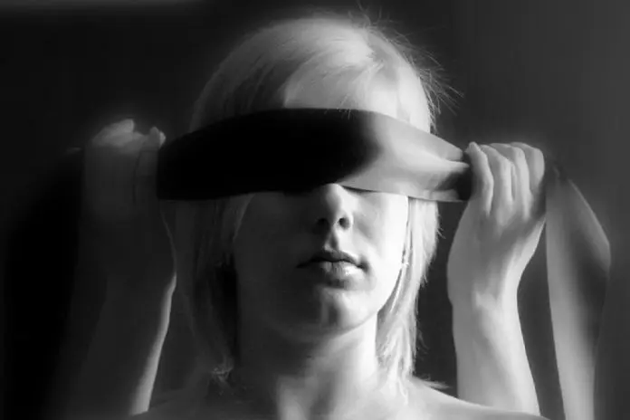 woman-218764_960_720 (1)
