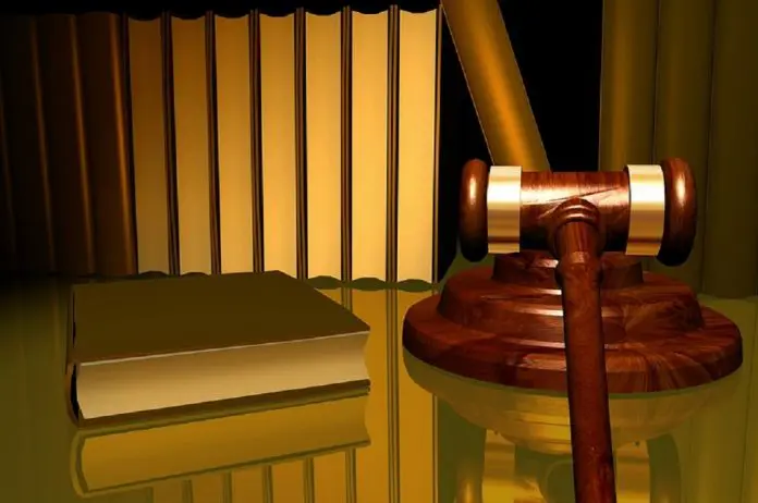 HRHQ Legal Judges gavel with legal books