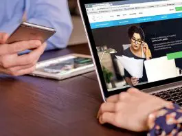 people using integrated HR software