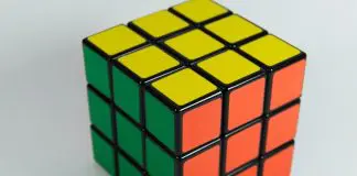 picture of rubics cube puzzle