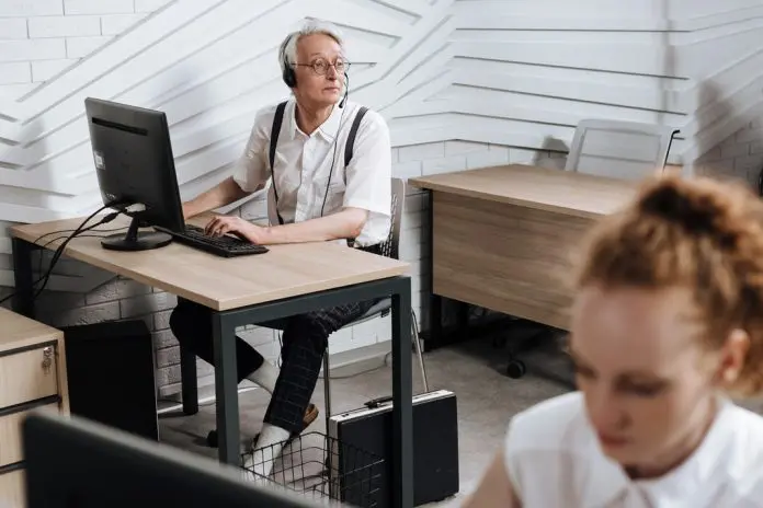 pexels-ron-lach-8691821 older lady working in modern office