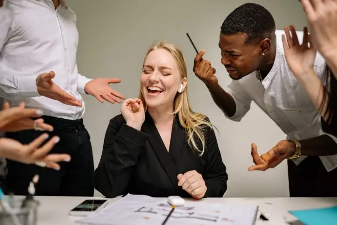 HRHQ Avoidance techniques office worker trying to avoid argument