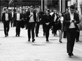 commutors in their way to work