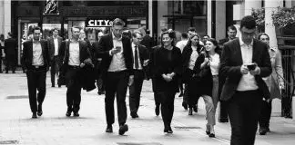commutors in their way to work