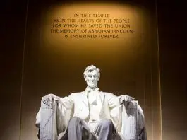 abraham lincoln statue in washington usa
