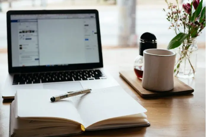 HRHQ Hybrid working work from home station