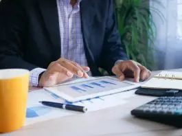 employee looking at HRHQ Organisational chart