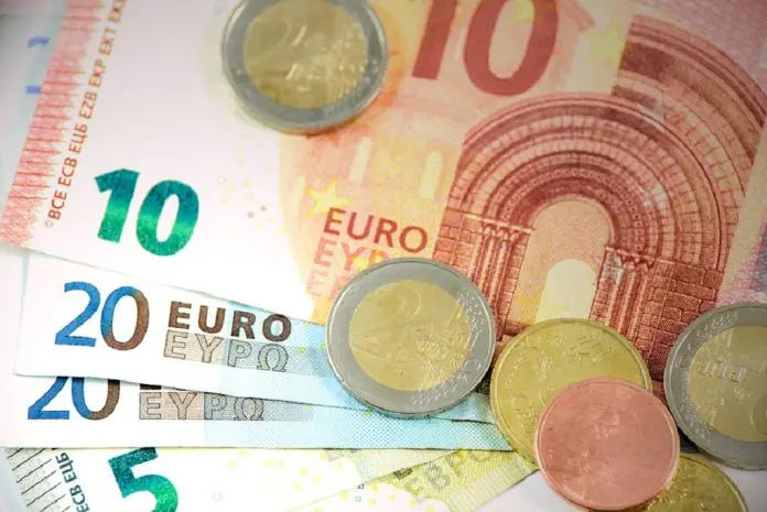 HRHQ Universal basic income euro notes and coins