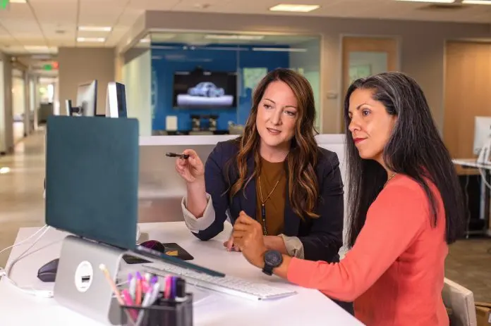 Employees at course Employees at course