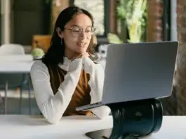 Woman hybrid worked 1