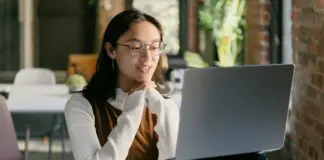 Woman hybrid worked 1