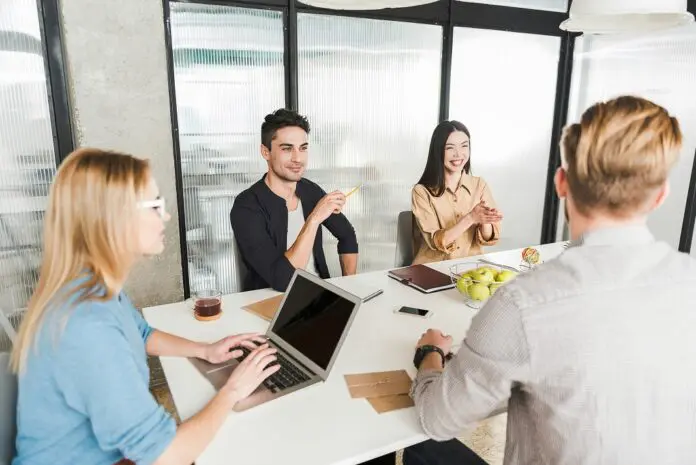 Team meeting in office
