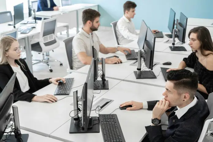 HRHQ AI in the workplace 2 AI in the workplace